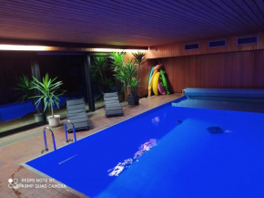 Park Villa Ferienwohnung mit Pool und 3 Schlafzimmer